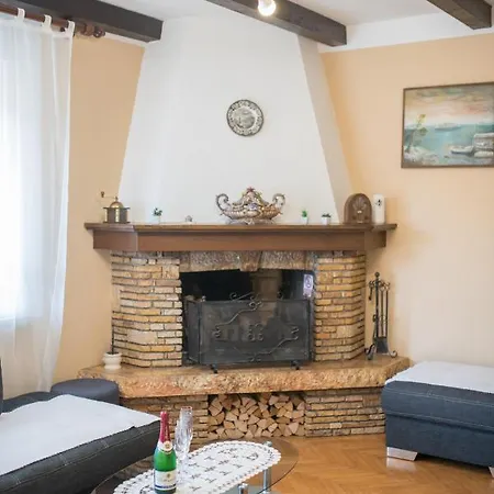 Appartement Red Karmenita