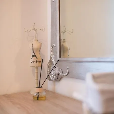 Red Karmenita Appartement *