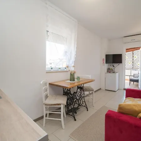 Apartament Red Karmenita Umag