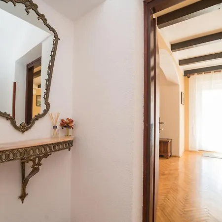 Apartment Red Karmenita Umag