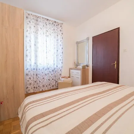 Red Karmenita Apartament Umag