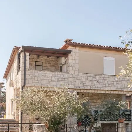 Apartament Red Karmenita Umag